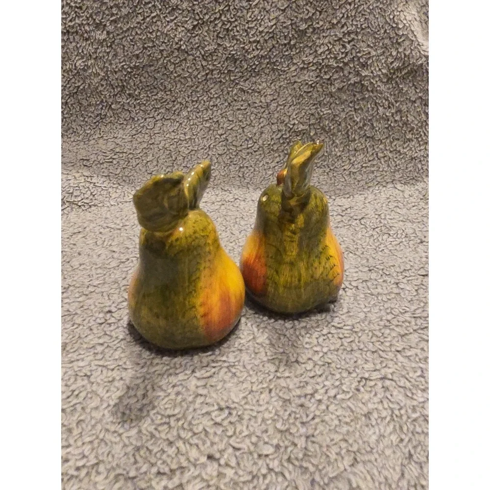 Vintage Green Pear Salt And Pepper Shakers Ceramic‎ Made In China